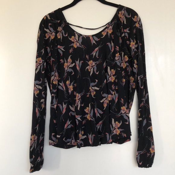 Free People Tops - Flash sale 🔥 Free People open back long sleeve!